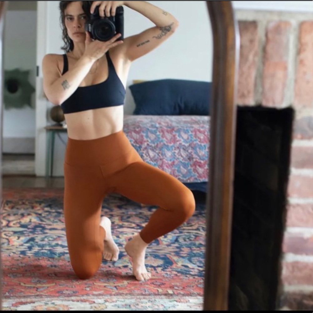 Everlane ReNew Leggings - color: COPPER